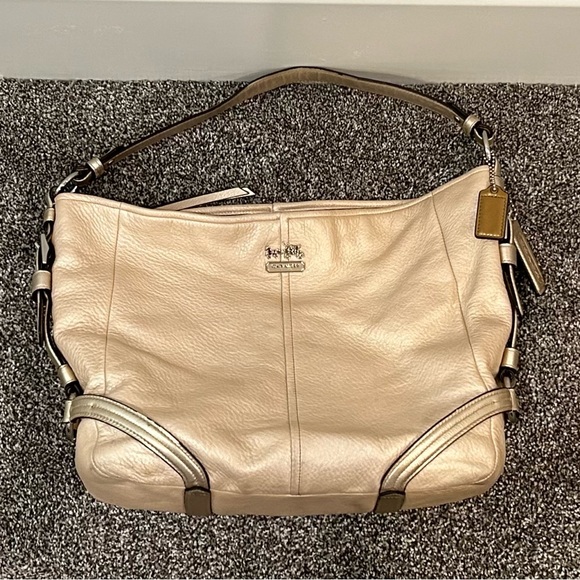 Coach Chelsea Shoulder Bag - Picture 1 of 8